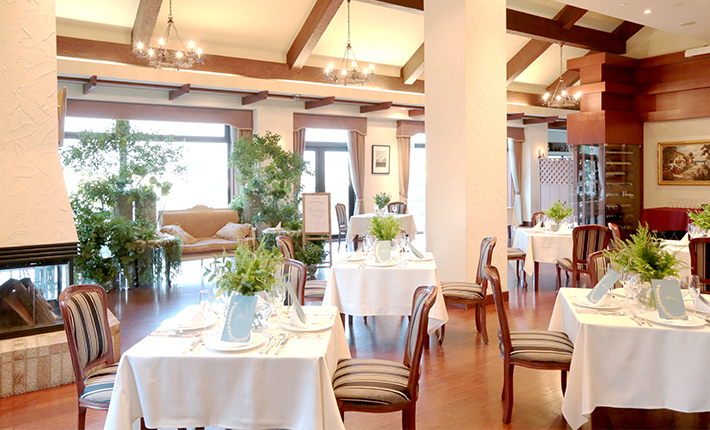 ���X�g�����e�E�t�H���X�^�E���F���f