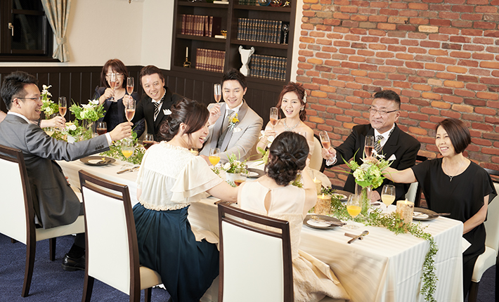 ���X�g���� �R���[�i