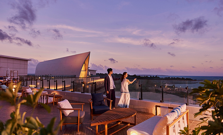 �閾������T���Z�b�g�ւƐF���ڂ낤���͂����z�e���̖ڂ̑O��