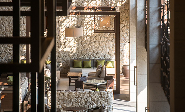 ���Ǌ_���̎��R���ۗ�������V���v���ŗ�����������Ԃ̃z�e�����r�[