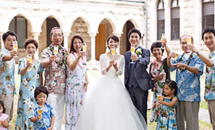 圧倒的な存在感のステンドグラスに一目惚れ ハワイ結婚式の口コミ 体験談 Jtbウエディング