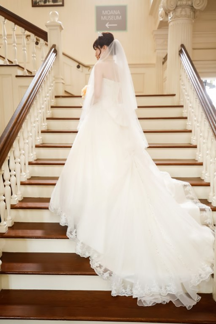 �������i